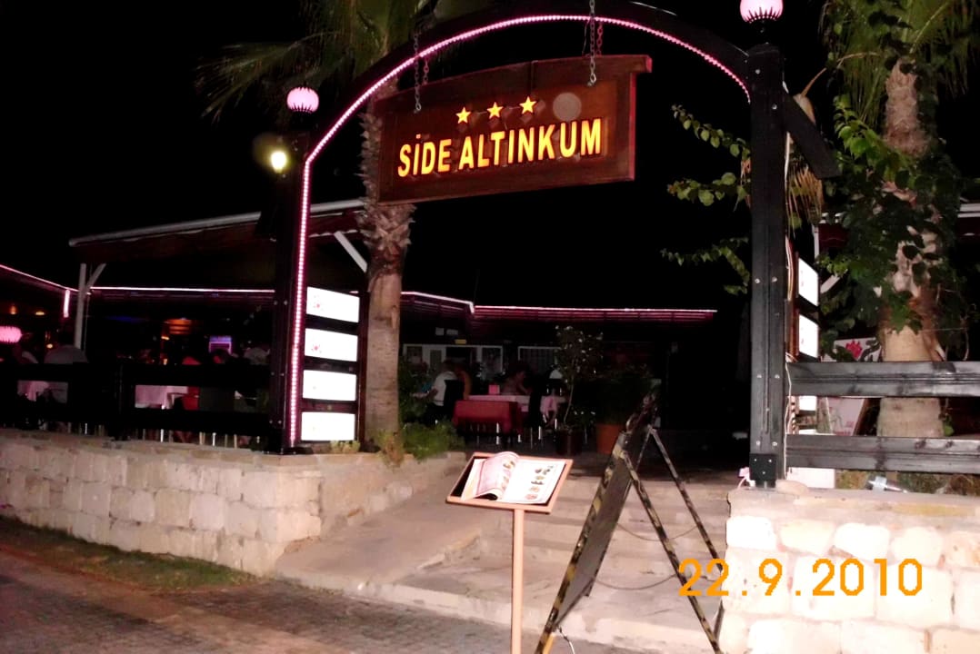 Eingang ins Altinkum von der Promenade aus Side Altinkum Hotel