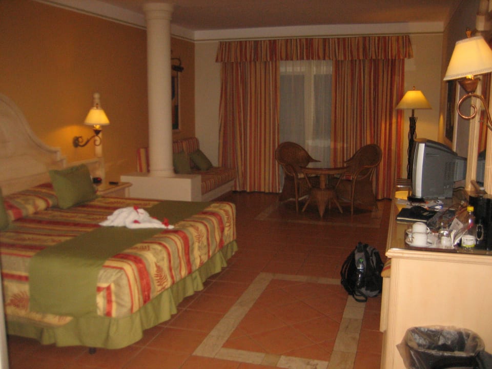 Juniorsuite - Blick Richtung Balkon Bahia Principe Grand El Portillo