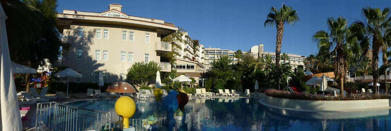 Kinderpool Seaden Corolla Hotel