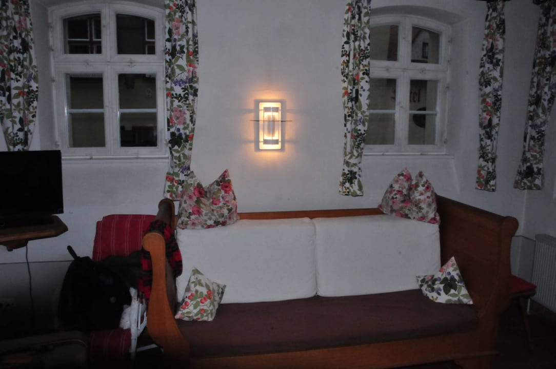 Sofa und Fernseher Hotel Weisses Roß, Garni