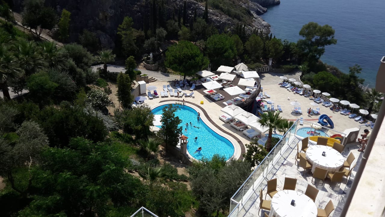 Ausblick aufn Pool Ladonia Hotels Adakule