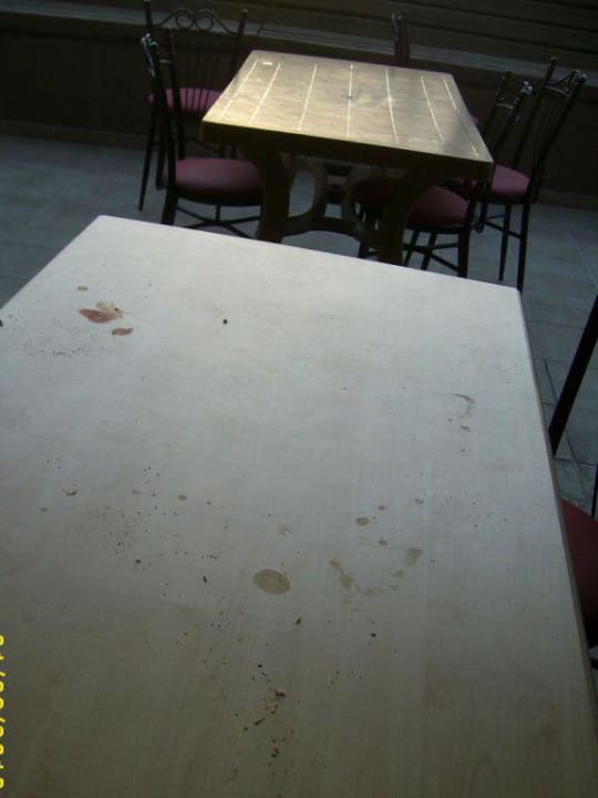 Tisch an der Poolbar am Morgen Armas Gül Beach