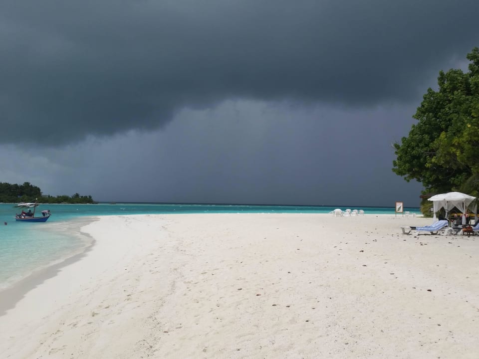Kontraste  Meeru Maldives Resort Island