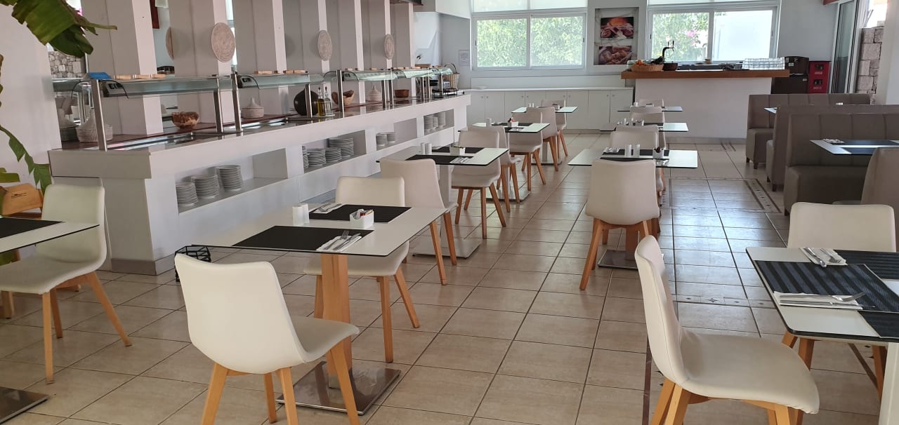 Gastro Sentido More Meni Residence & Suites