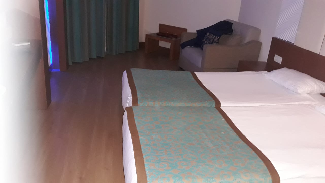 Zimmer Tac Premier Hotel & Spa