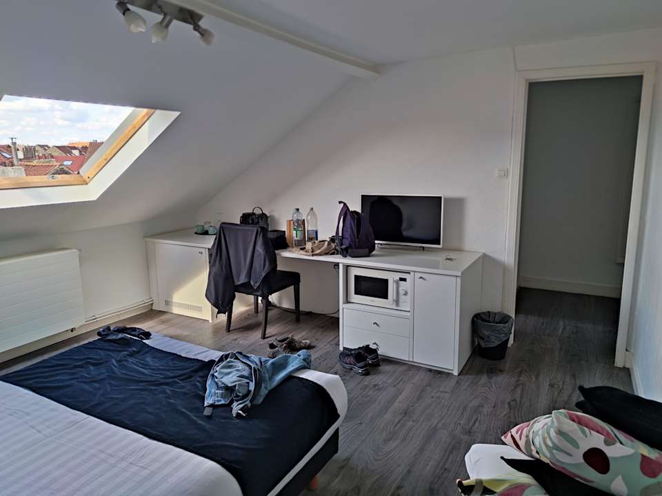 Zimmer Hotel Satellite