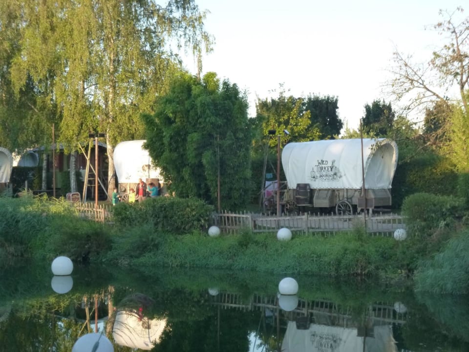 See mit Planwagen - Unterkunft Tipi Town Europa-Park