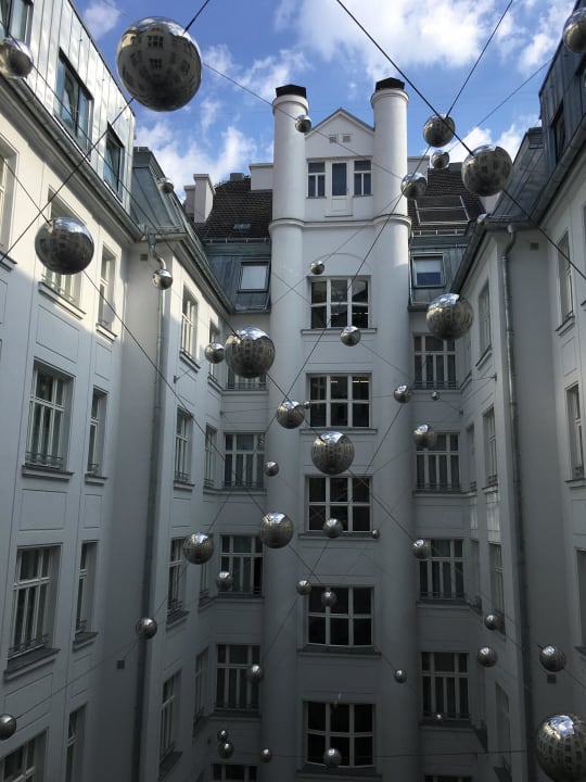 Innenhof Motel One Wien-Staatsoper