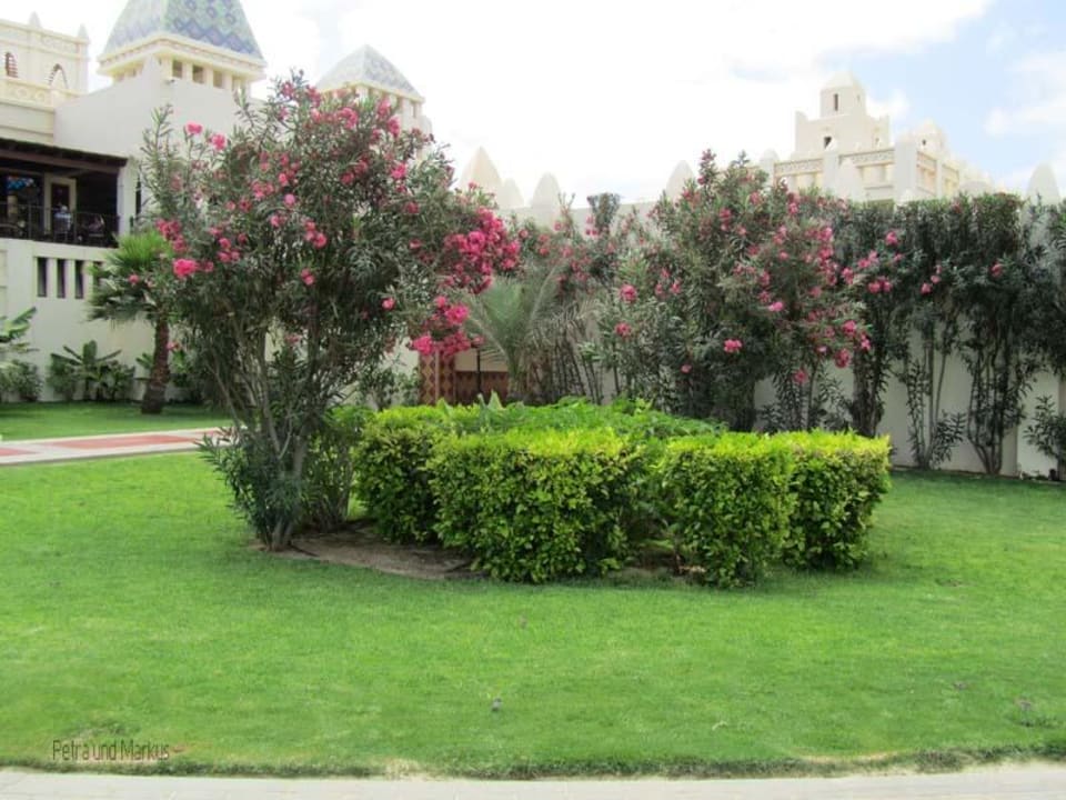 Der schöne Gartenbereich Hotel Riu Karamboa