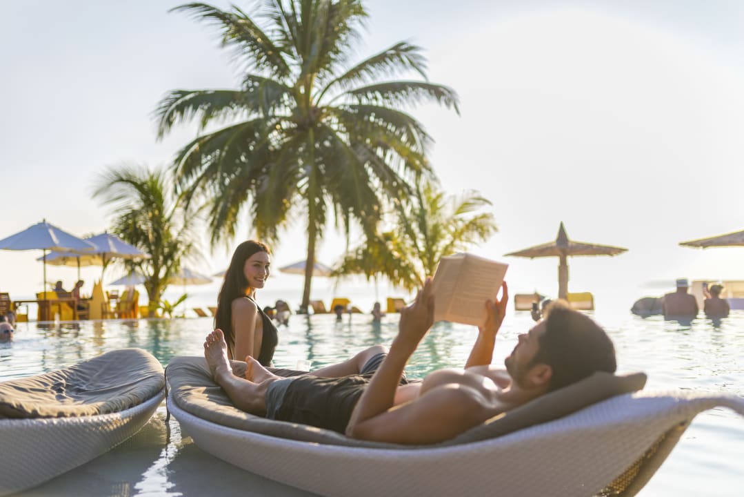 Pool Centara Ras Fushi Resort & Spa Maldives