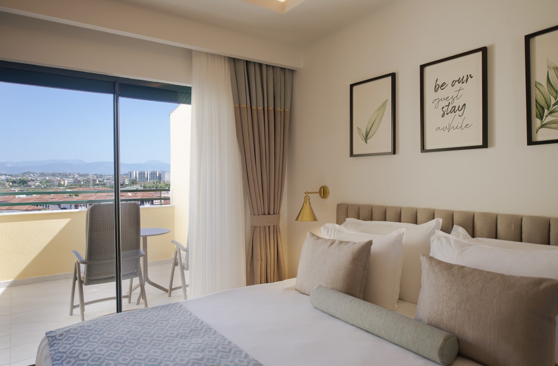 Zimmer Miramare Queen Hotel