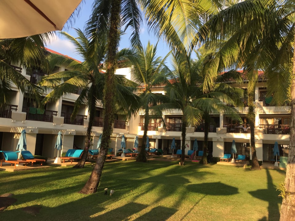 Hauptgebäude The Briza Beach Resort Khaolak