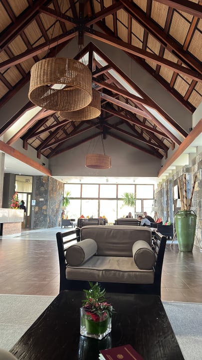 Lobby Crystals Beach Resort Belle Mare, a member of Radisson Individuals