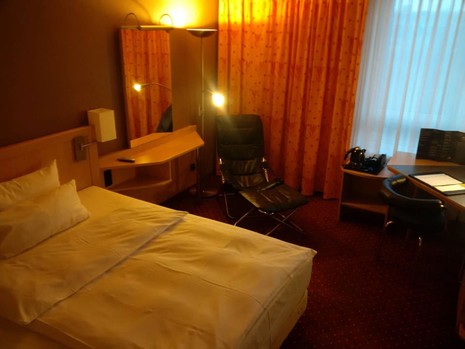 Einbettzimmer Hotel NH Leipzig Messe