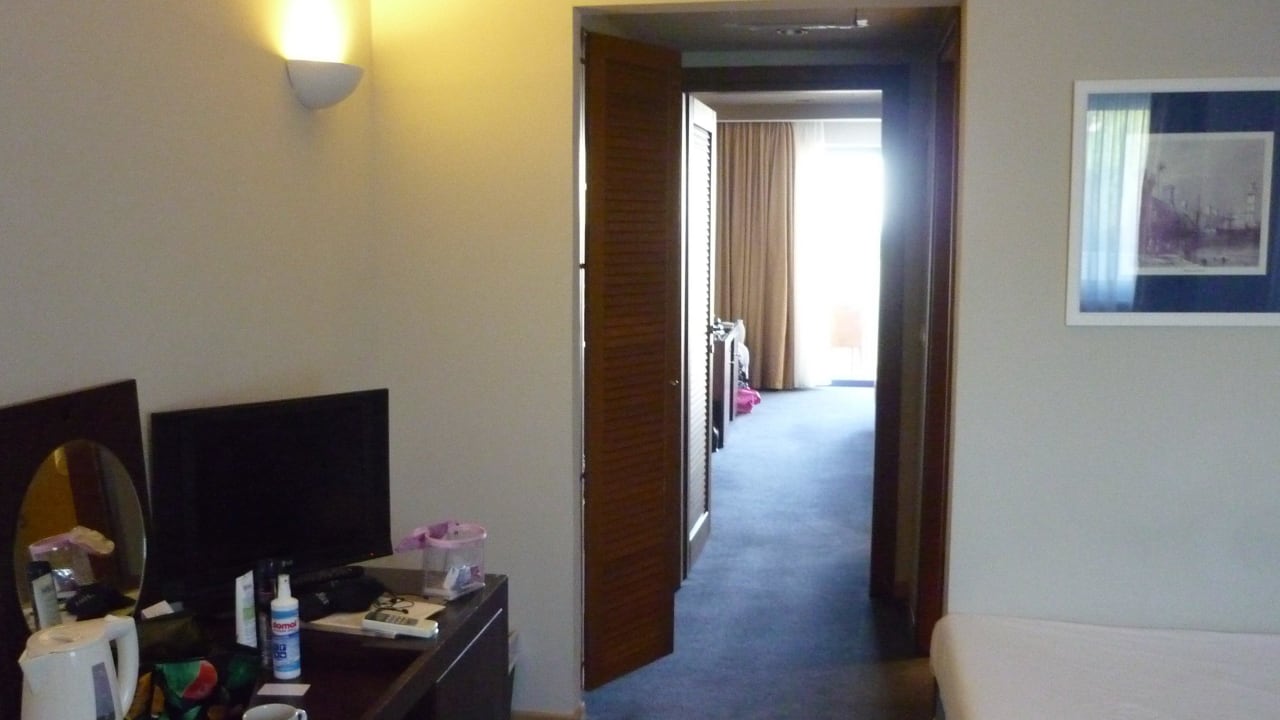 Durchgang von Zimmer 1 zu Zimmer 2 Hotel Lakitira Suites
