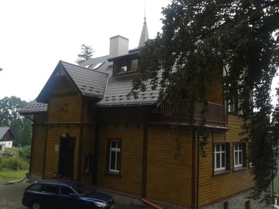 Willa Nimfa od strony ul Obrońców Pokoju Willa Nimfa