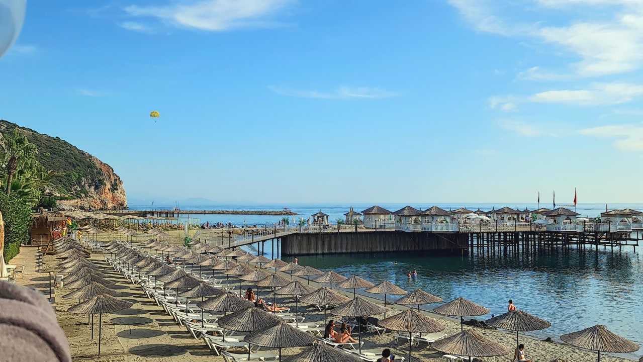 Strand Aria Resort & Spa