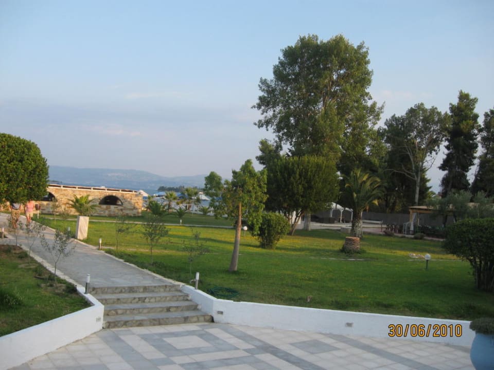 Gartenanlage Brown Beach Eretria