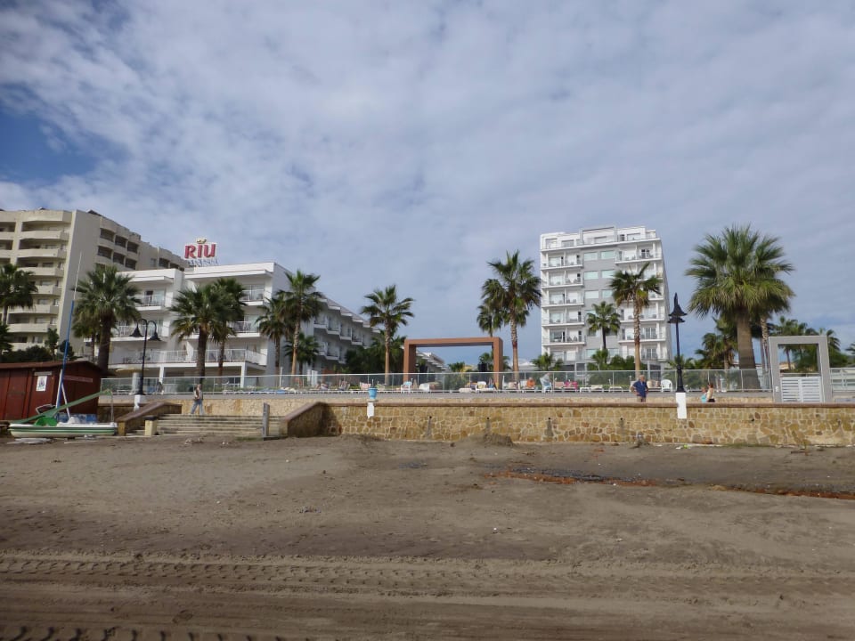 Blick auf das Hotel vom Strand Hotel Riu Nautilus - Adults only