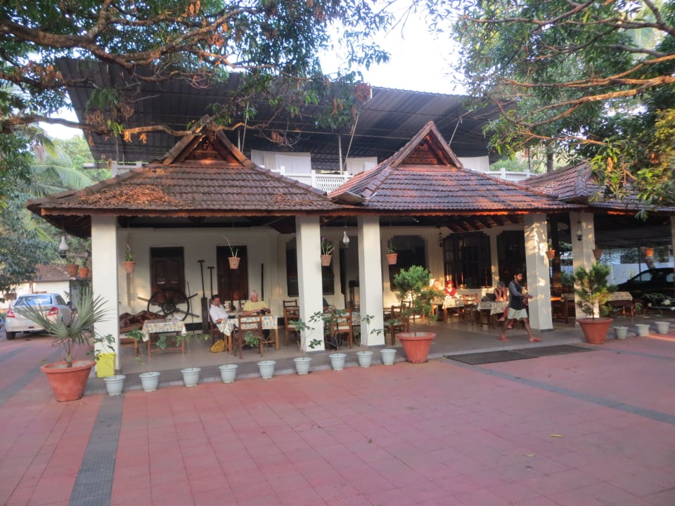 Eingangsbereich mit Sitzgelegenheit Gowri Residence