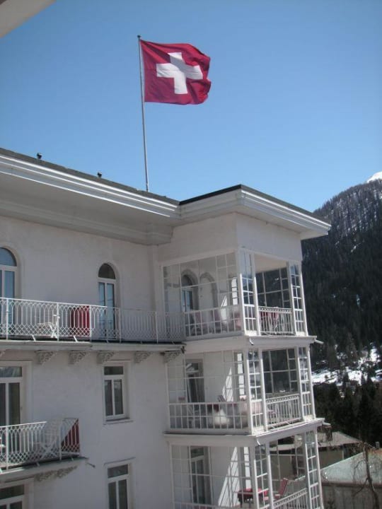 Eckfront des Hotels Steigenberger Icon Grandhotel Belvédère