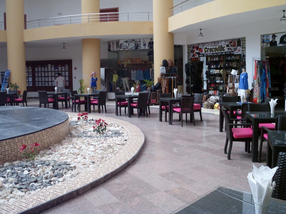 Lobby Three Corners Equinox Beach Resort