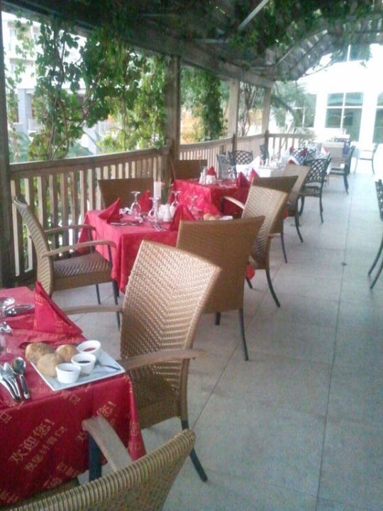 Terrasse vor dem chinesischen Restaurant Trendy Aspendos Beach Hotel