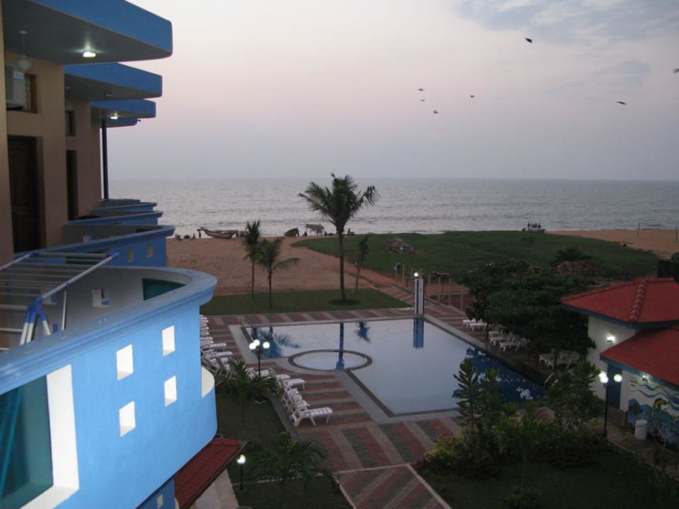 Вид на океан из номера Hotel Rani Beach