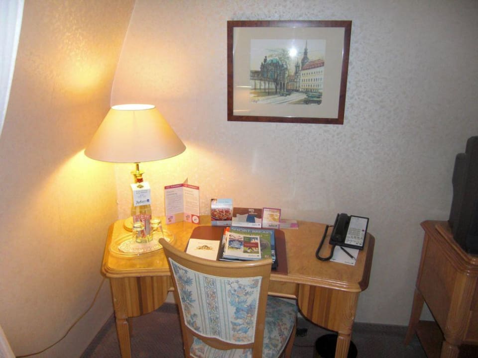 Zimmer 318 Gewandhaus Dresden, Autograph Collection