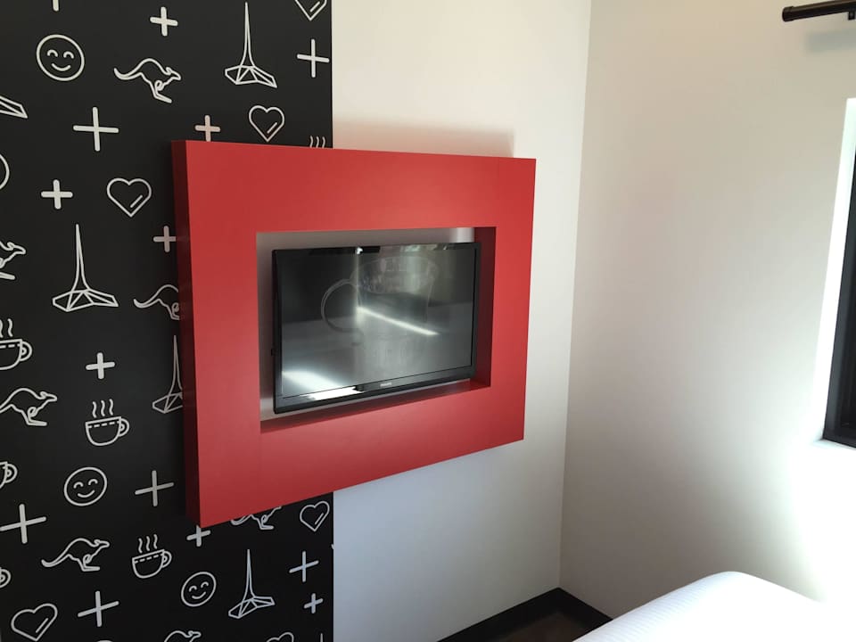 TV ibis Melbourne Swanston Street