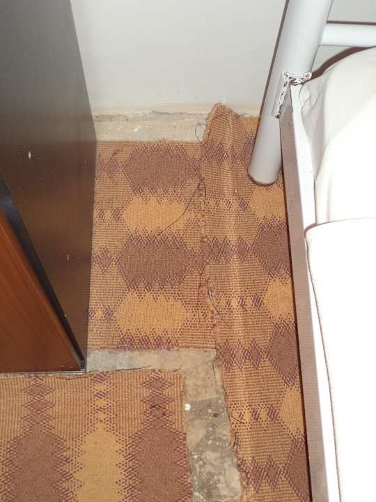 Fußboden Hotelzimmer 1 Hotel Ideal Beach