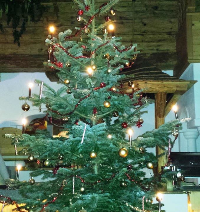 Der festlich geschmückte Weihnachtsbaum Wellnessresort Seiwald
