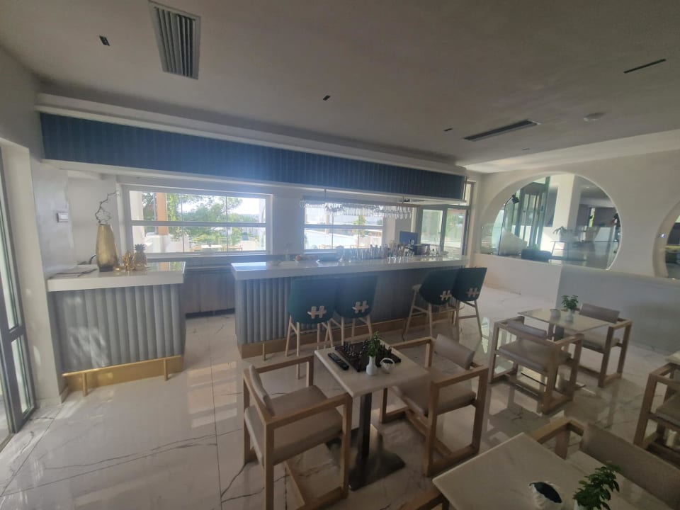 Gastro Hotel Kakkos Bay