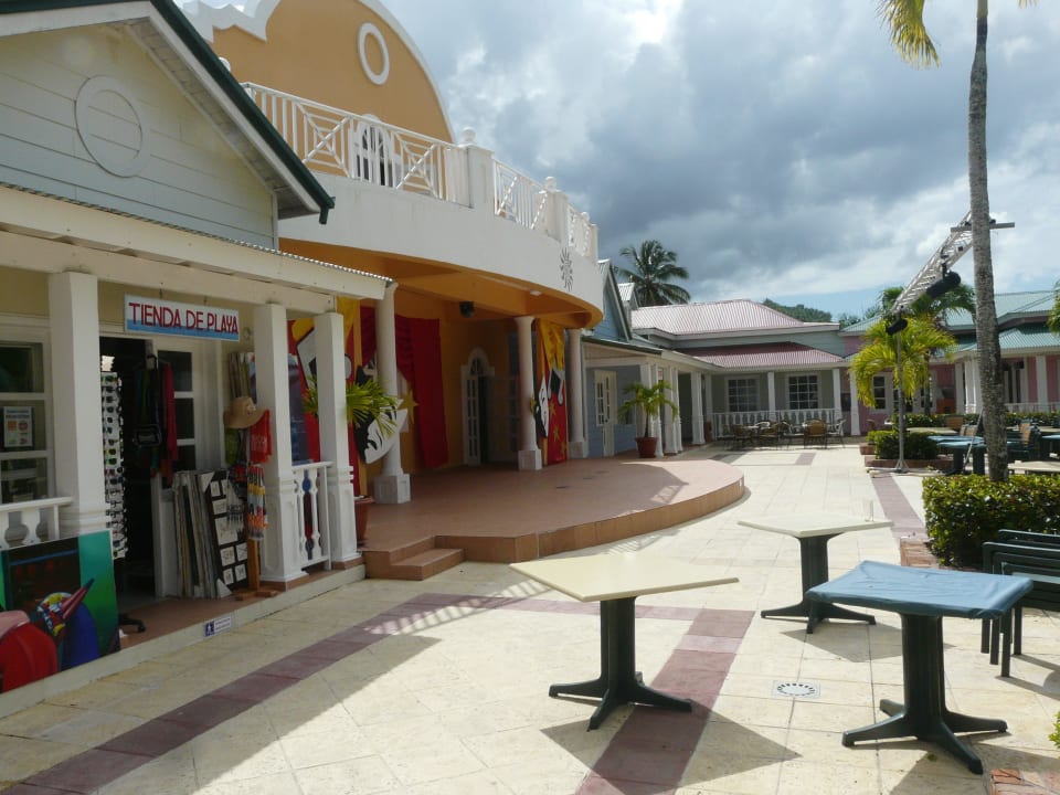 Shops und Bühne (Übersichtsplan 24-27) Bahia Principe Grand El Portillo