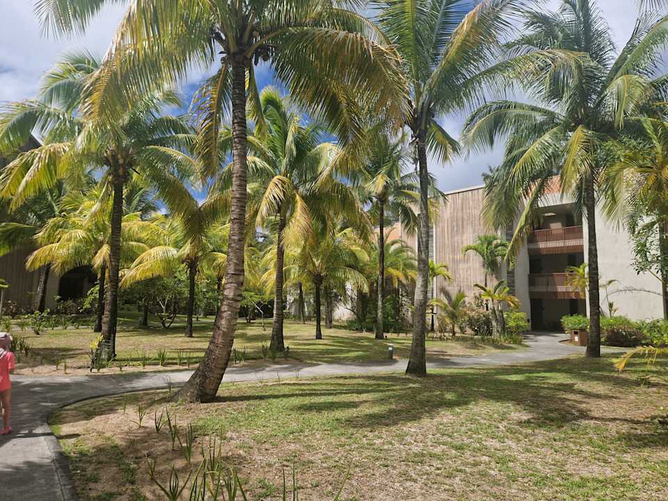 Gartenanlage Crystals Beach Resort Belle Mare, a member of Radisson Individuals