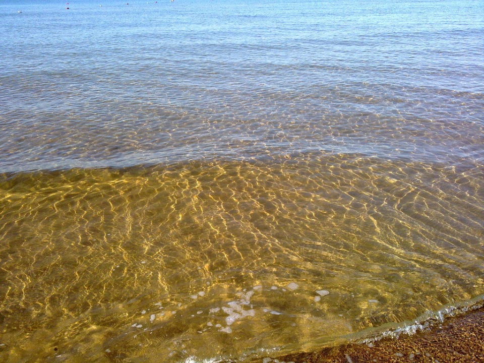 Glas klares Wasser am Strand Hotel Defne Dream