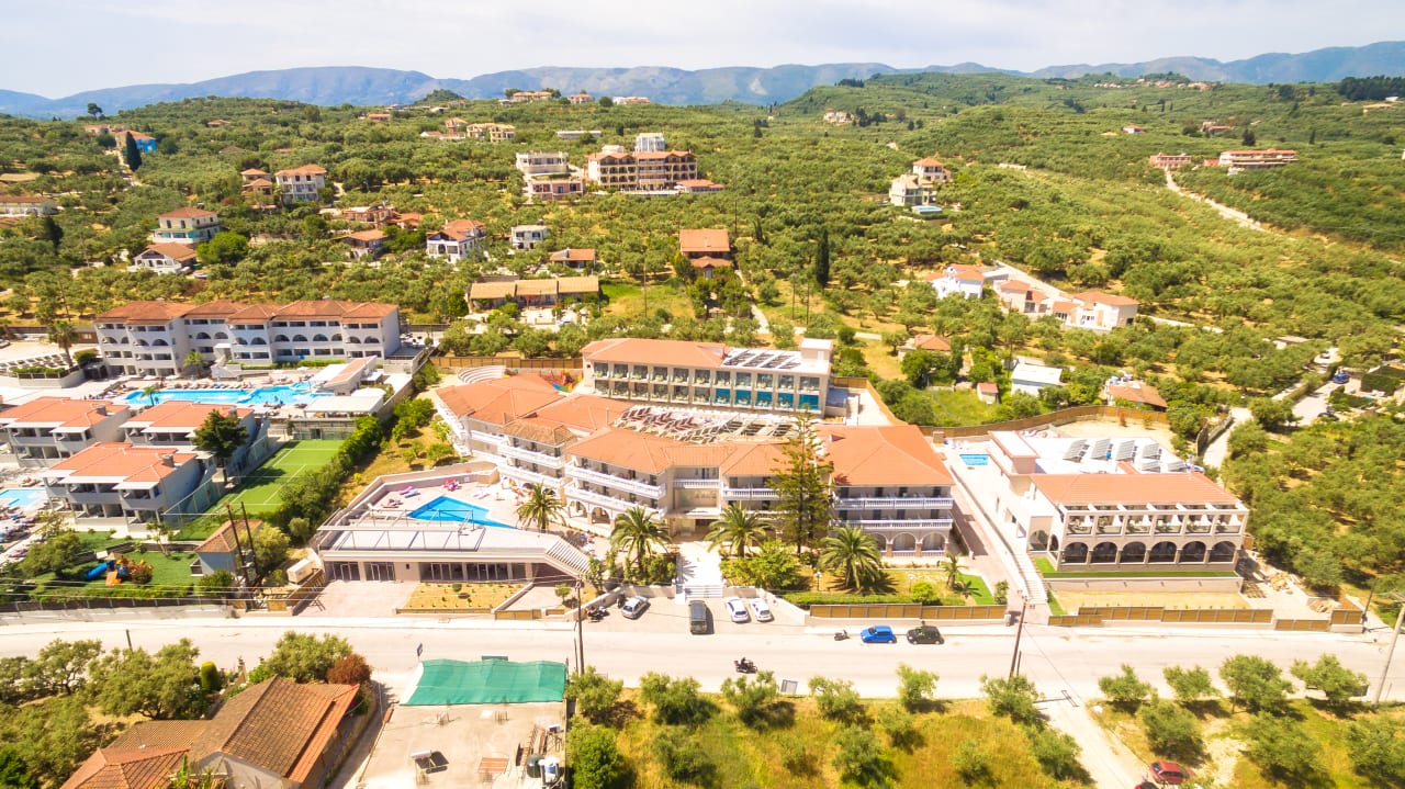 Außenansicht Karras Grande Resort