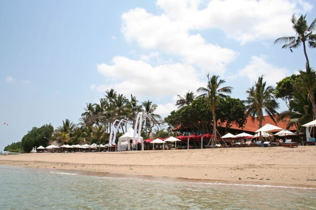 Strand beim Hotel Puri Santrian