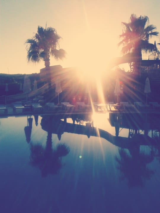 Pool und Wasserrutschen  Royal Atlantis Beach Hotel