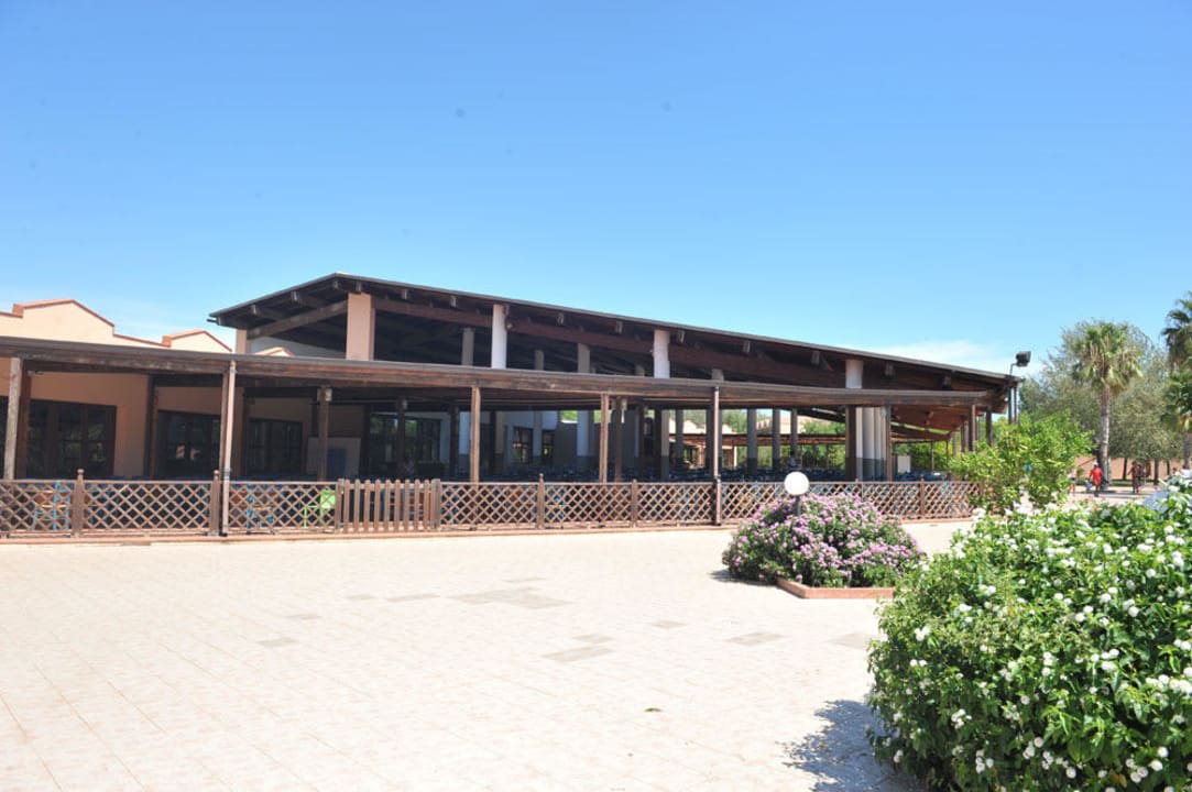 Il giardino e la Struttura Hotel Portogreco