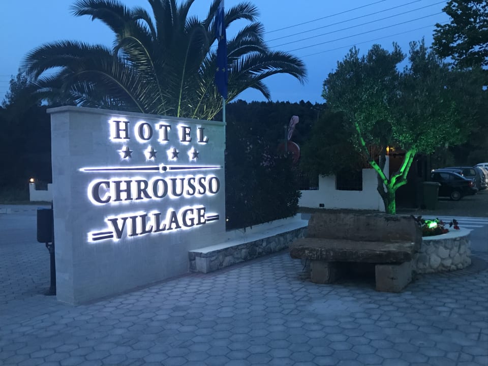 Außenansicht Hotel Chrousso Village