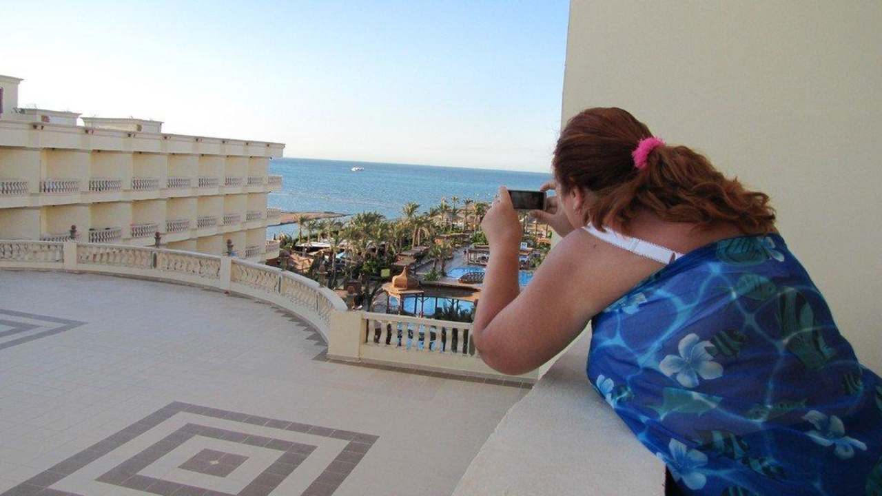 Вид с балкона направо Riviera Aqua Park Resort