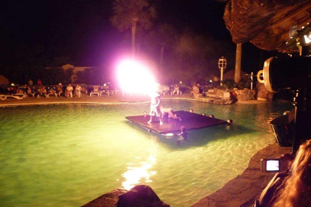 Abendshow Lifestyle Tropical Beach Resort & Spa