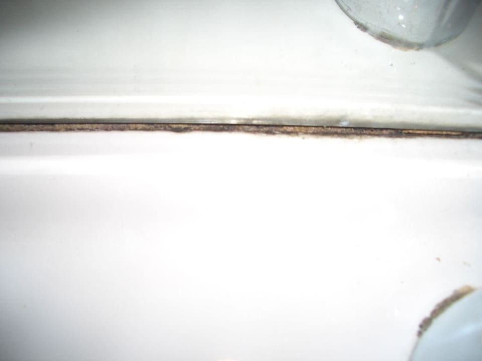 Schimmel am WaschbeckenBild 2 Hotel Pliska