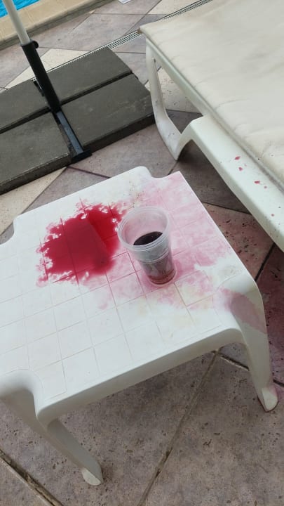 Pool Hotel Glarus Beach