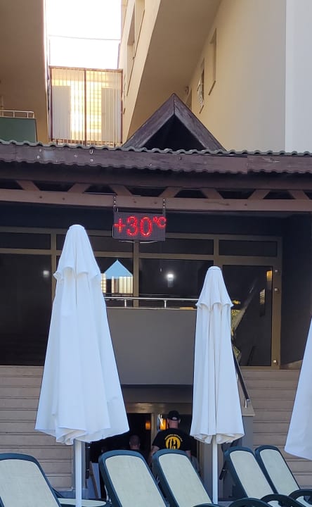 Pool Side Breeze Hotel