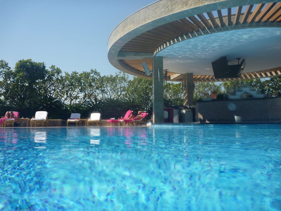 Pool mit swim-up Bar Shangri-La Hotel Dubai