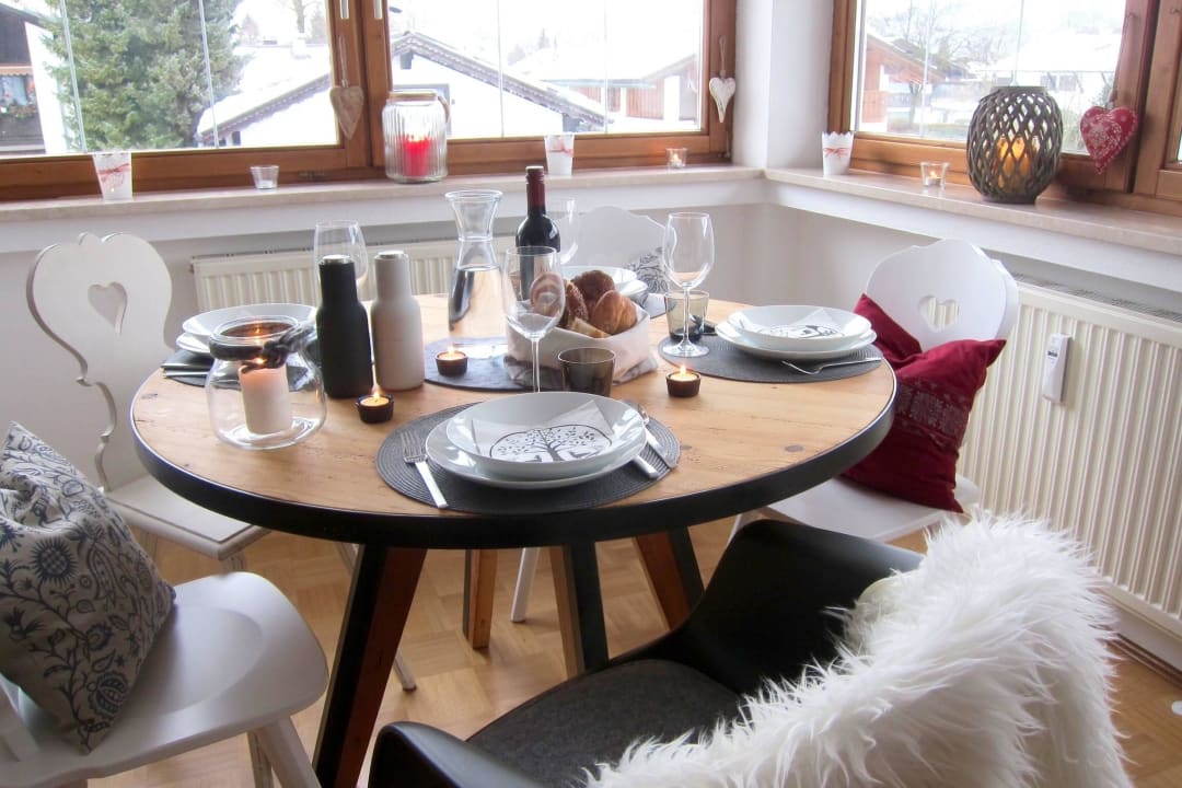 Gemütliches Beisammensein ist hier garantiert Ferienwohnung Alpspitzliebe