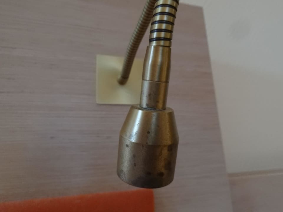 Verrostete, nicht funktionierende Lampe AKZENT Hotel Aufkirchen