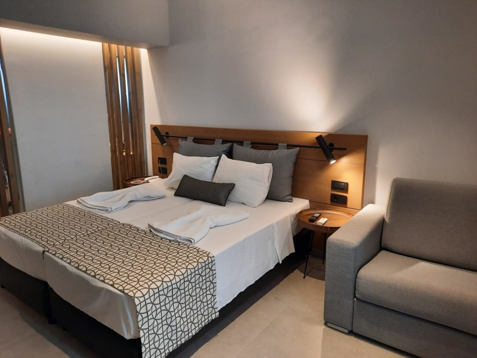 Zimmer Harmony Crest Resort & Spa